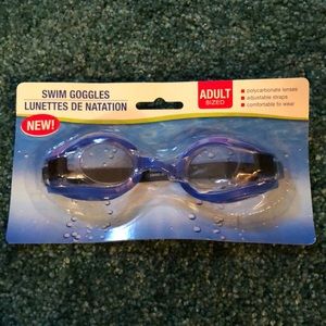 Blue swimming goggles